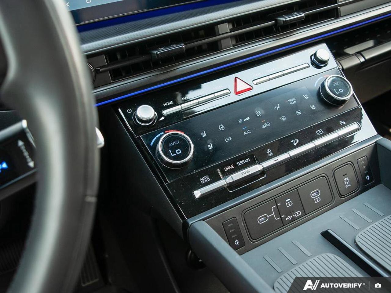 2025 Hyundai Santa Fe Ultimate Calligraphy Photo
