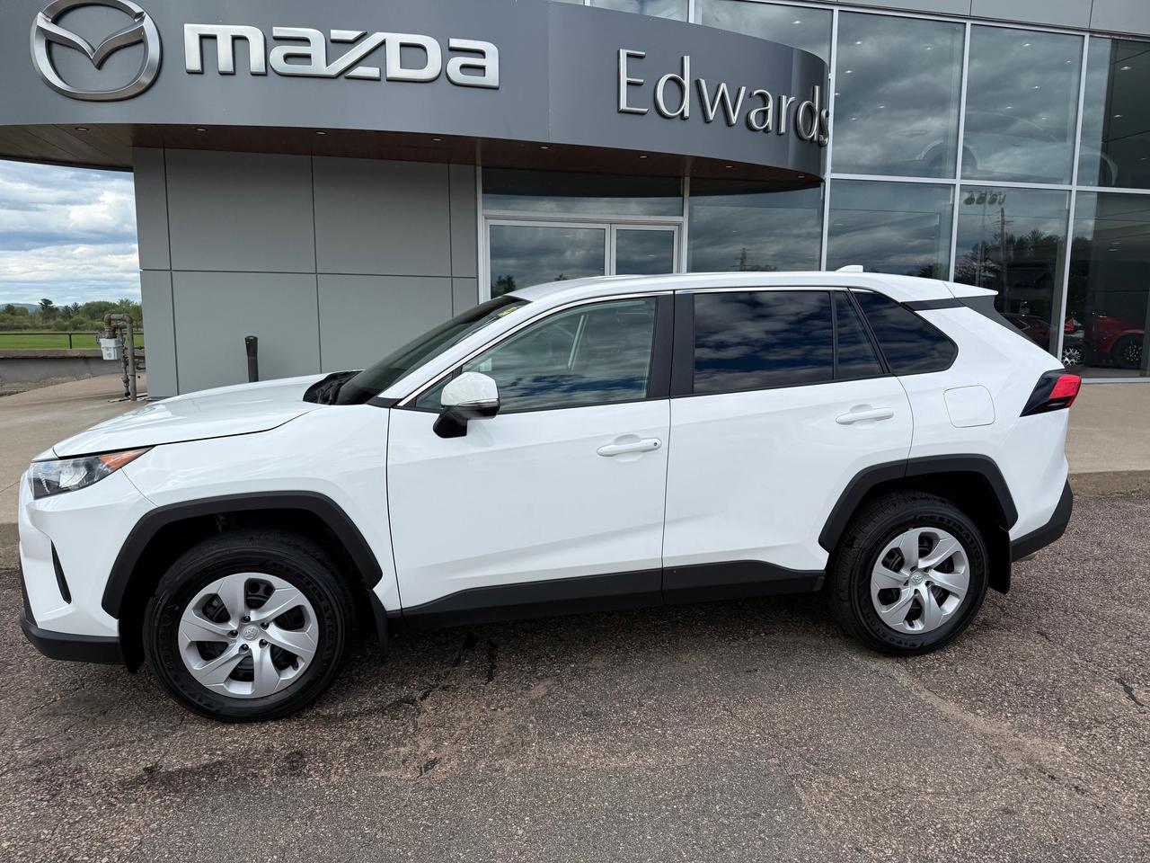 2025 Toyota RAV4 LE 4dr All-wheel Drive Photo