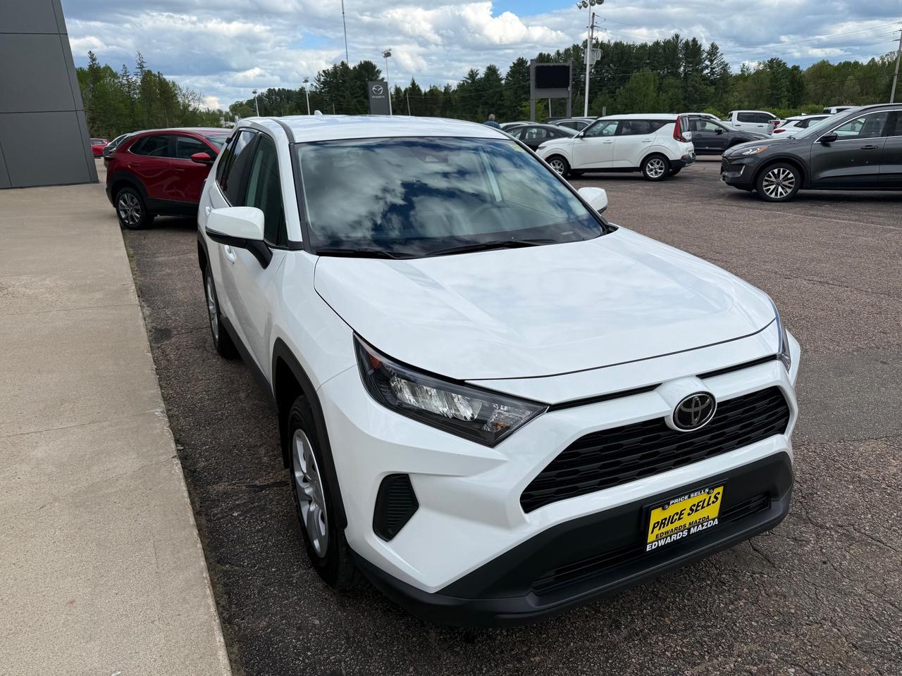 2025 Toyota RAV4 LE 4dr All-wheel Drive Photo