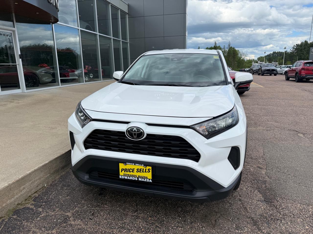 2025 Toyota RAV4 LE 4dr All-wheel Drive Photo