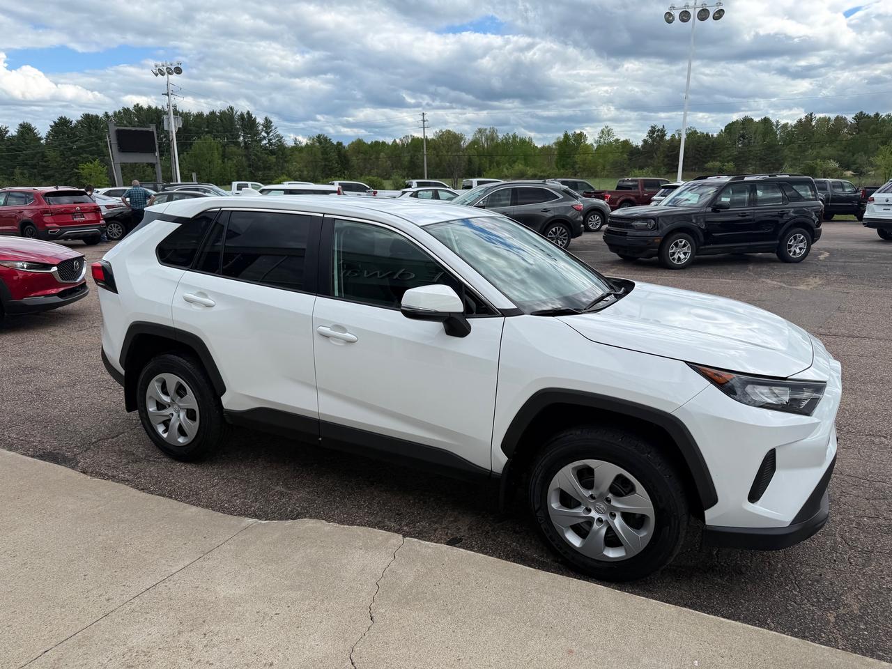 2025 Toyota RAV4 LE 4dr All-wheel Drive Photo