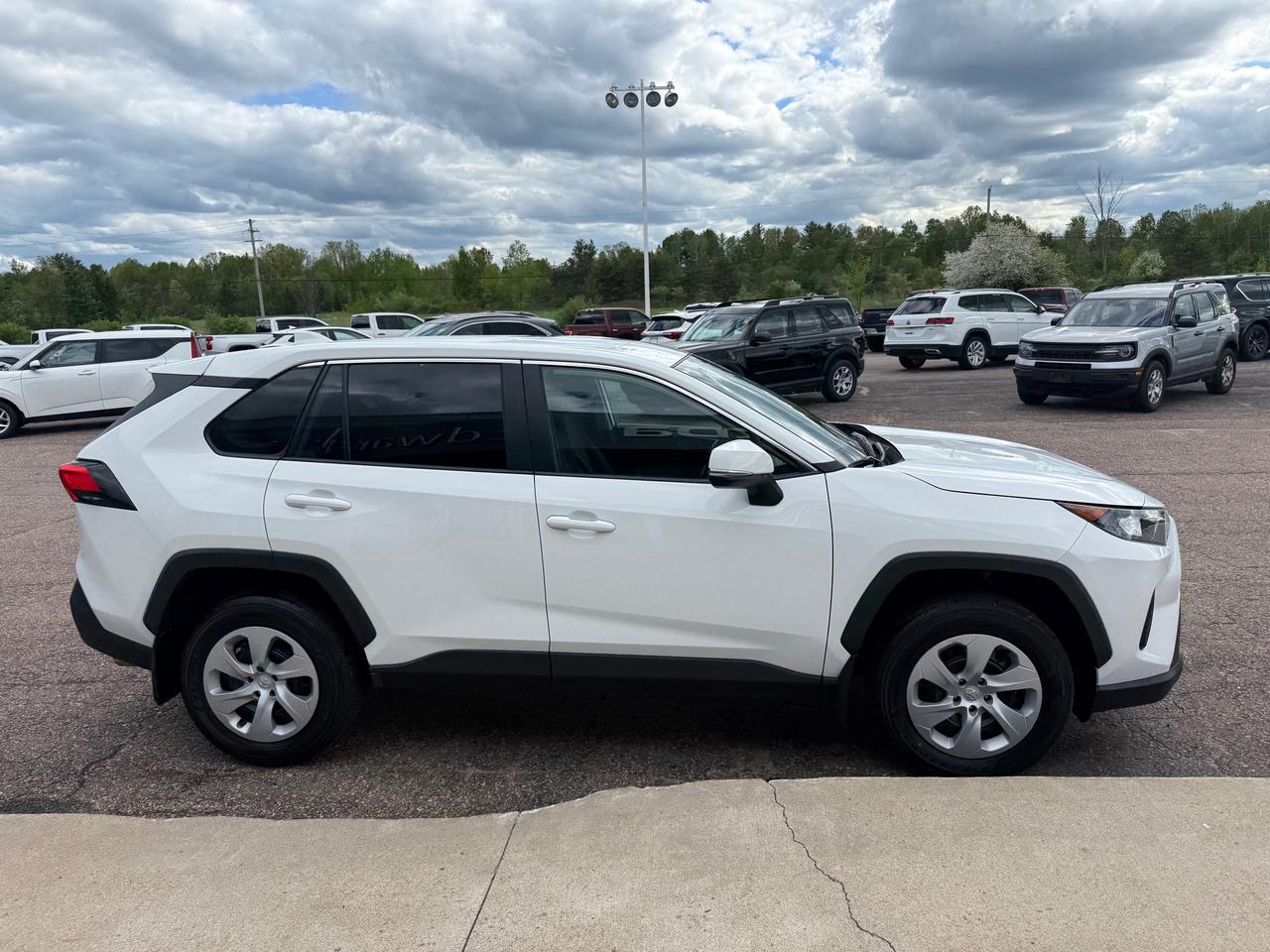 2025 Toyota RAV4 LE 4dr All-wheel Drive Photo