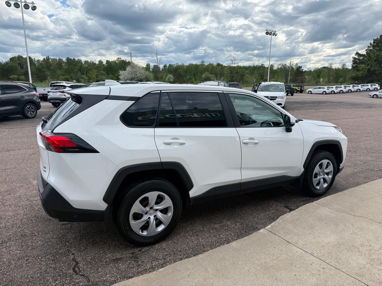 2025 Toyota RAV4 LE 4dr All-wheel Drive Photo
