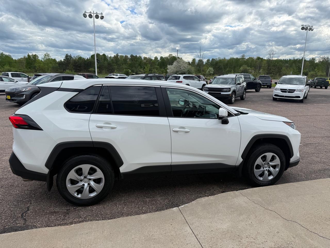 2025 Toyota RAV4 LE 4dr All-wheel Drive Photo