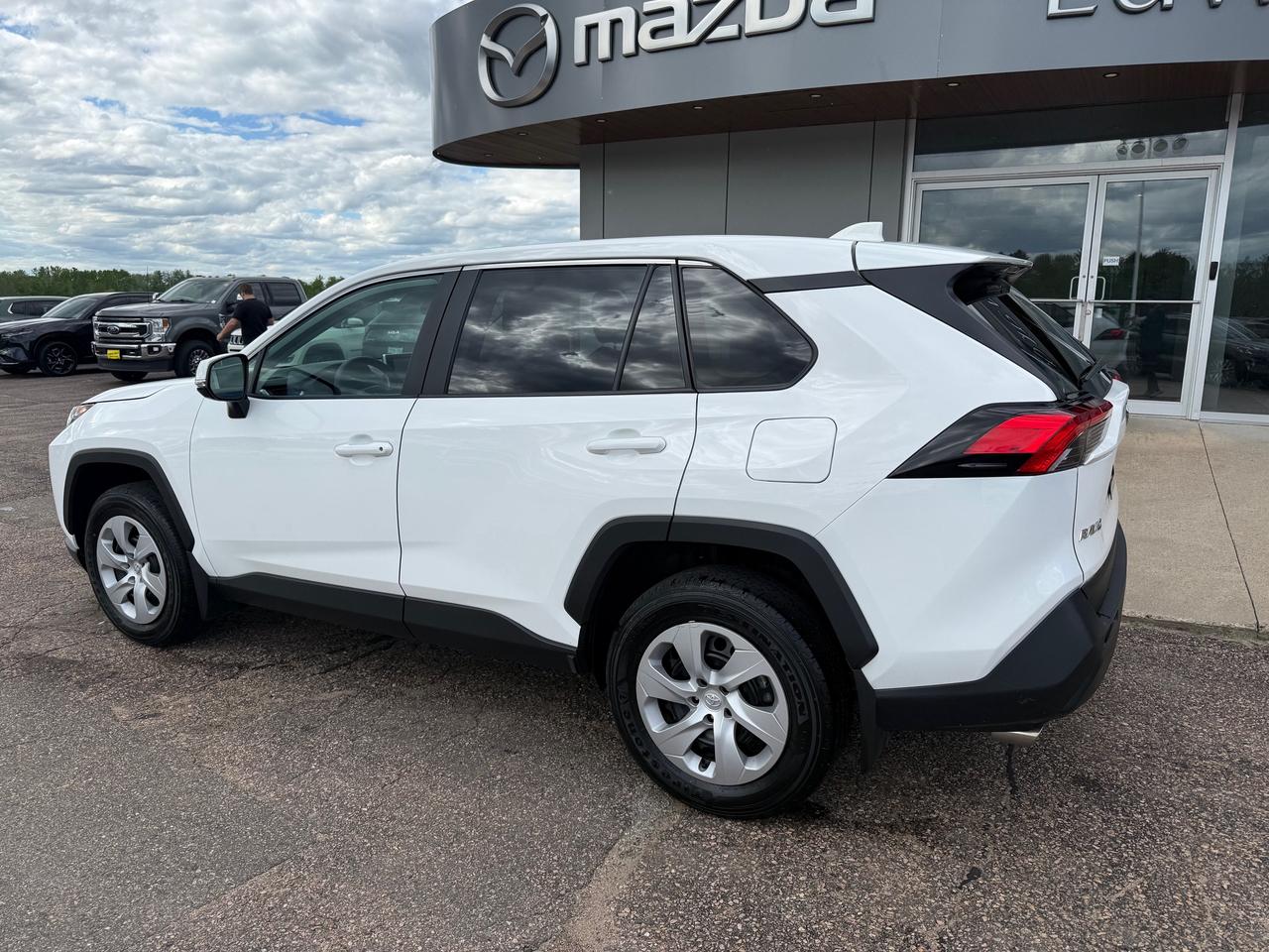 2025 Toyota RAV4 LE 4dr All-wheel Drive Photo
