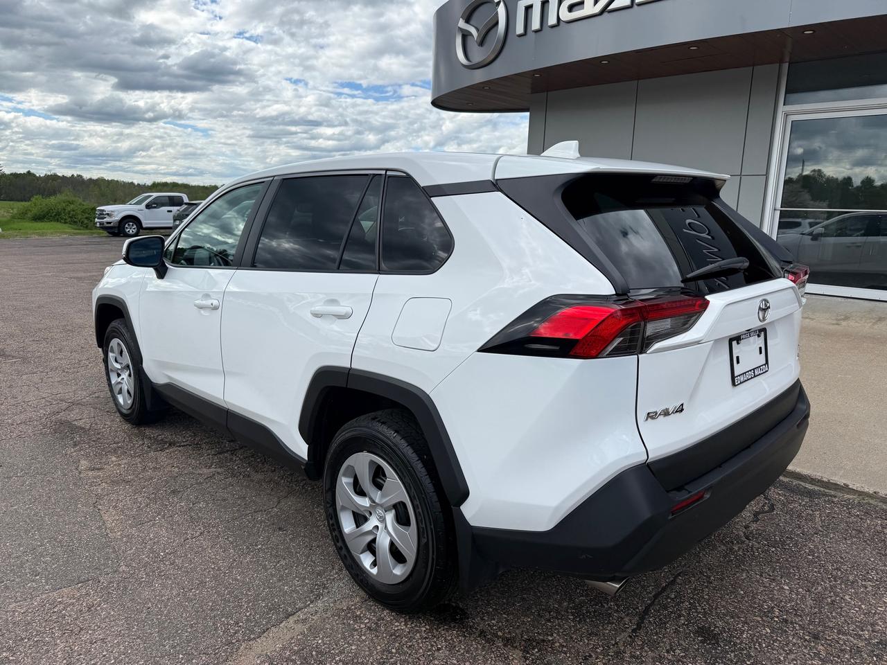 2025 Toyota RAV4 LE 4dr All-wheel Drive Photo