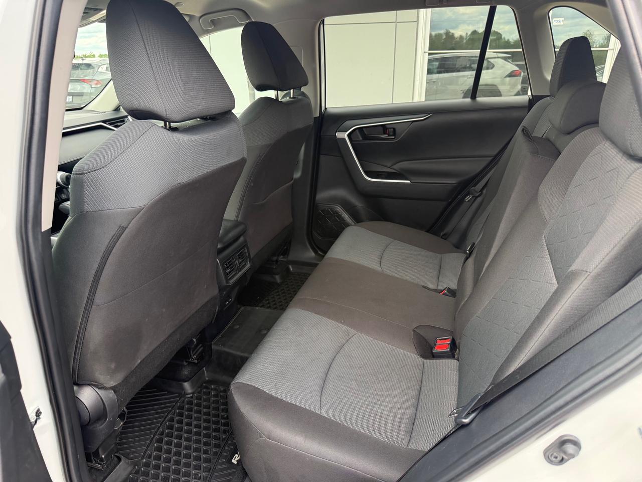 2025 Toyota RAV4 LE 4dr All-wheel Drive Photo