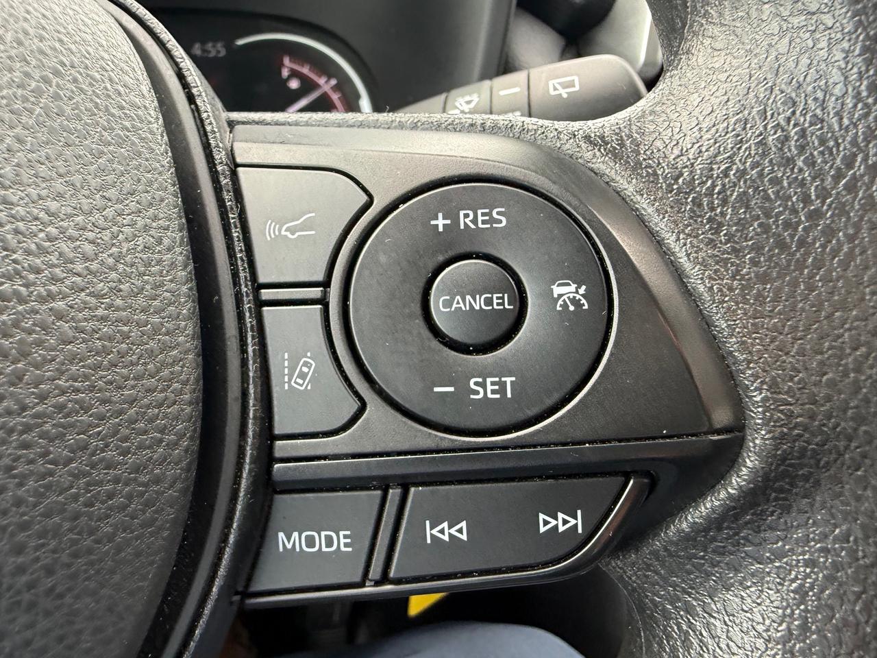 2025 Toyota RAV4 LE 4dr All-wheel Drive Photo