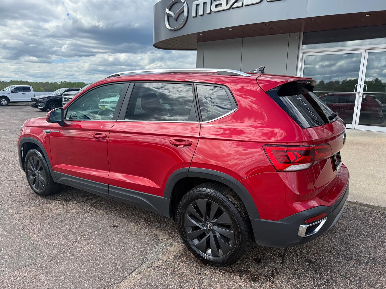 2024 Volkswagen Taos Comfortline 4dr Front-Wheel Drive Photo
