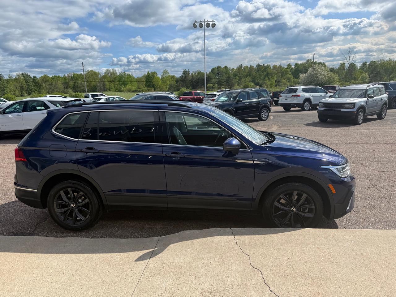 2024 Volkswagen Tiguan Comfortline 4dr All-wheel Drive 4MOTION Photo