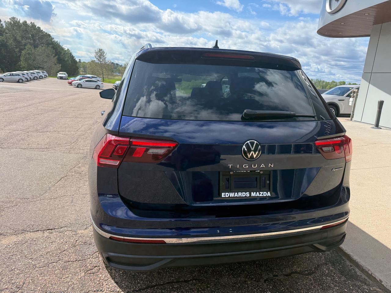 2024 Volkswagen Tiguan Comfortline 4dr All-wheel Drive 4MOTION Photo