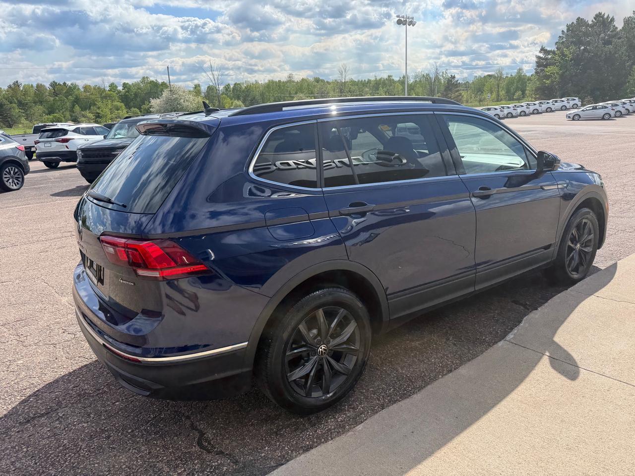 2024 Volkswagen Tiguan Comfortline 4dr All-wheel Drive 4MOTION Photo