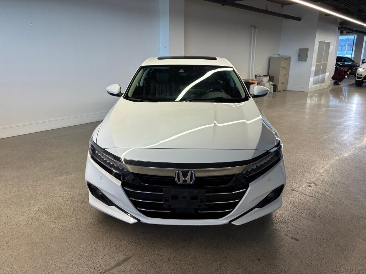 2022 Honda Accord Hybrid Touring Leather Roof Apple Carplay Trades Welcome Photo1