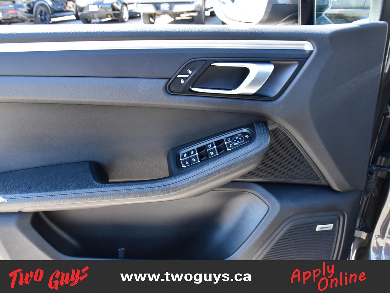 2018 Porsche Macan AWD Panoroof Leather/Suede Interior Back Up Camera Photo