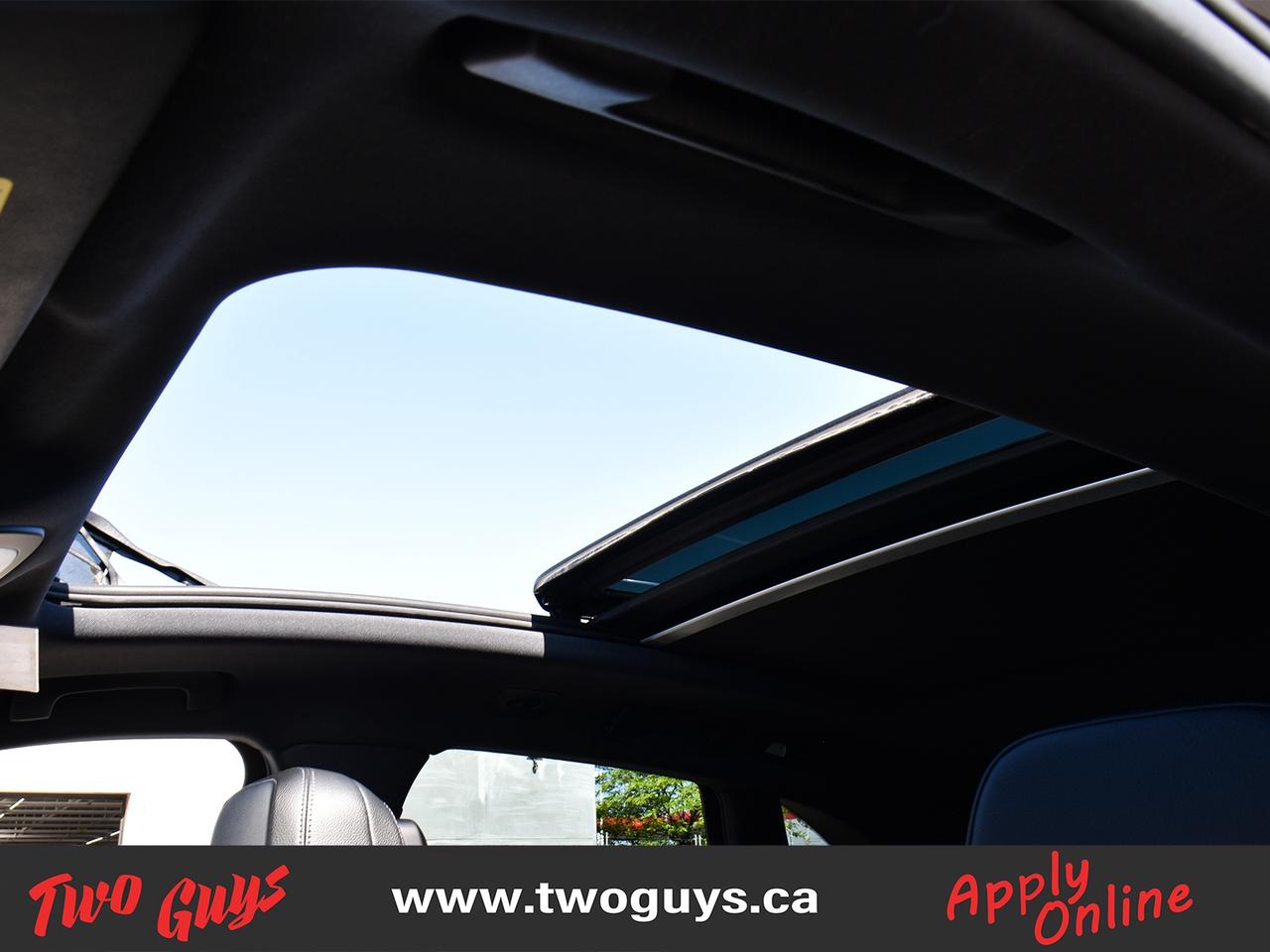 2018 Porsche Macan AWD Panoroof Leather/Suede Interior Back Up Camera Photo