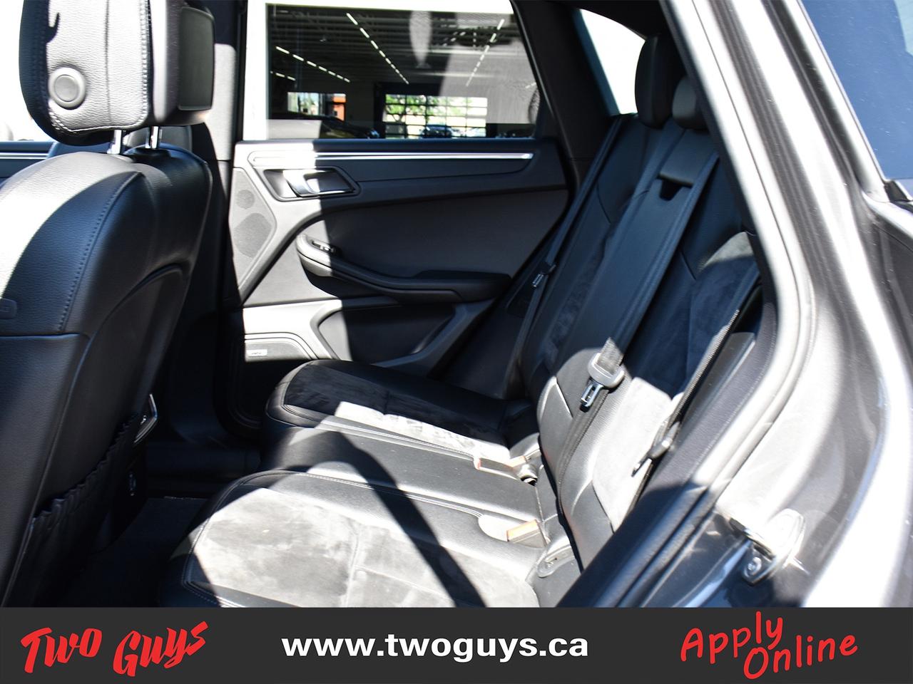 2018 Porsche Macan AWD Panoroof Leather/Suede Interior Back Up Camera Photo