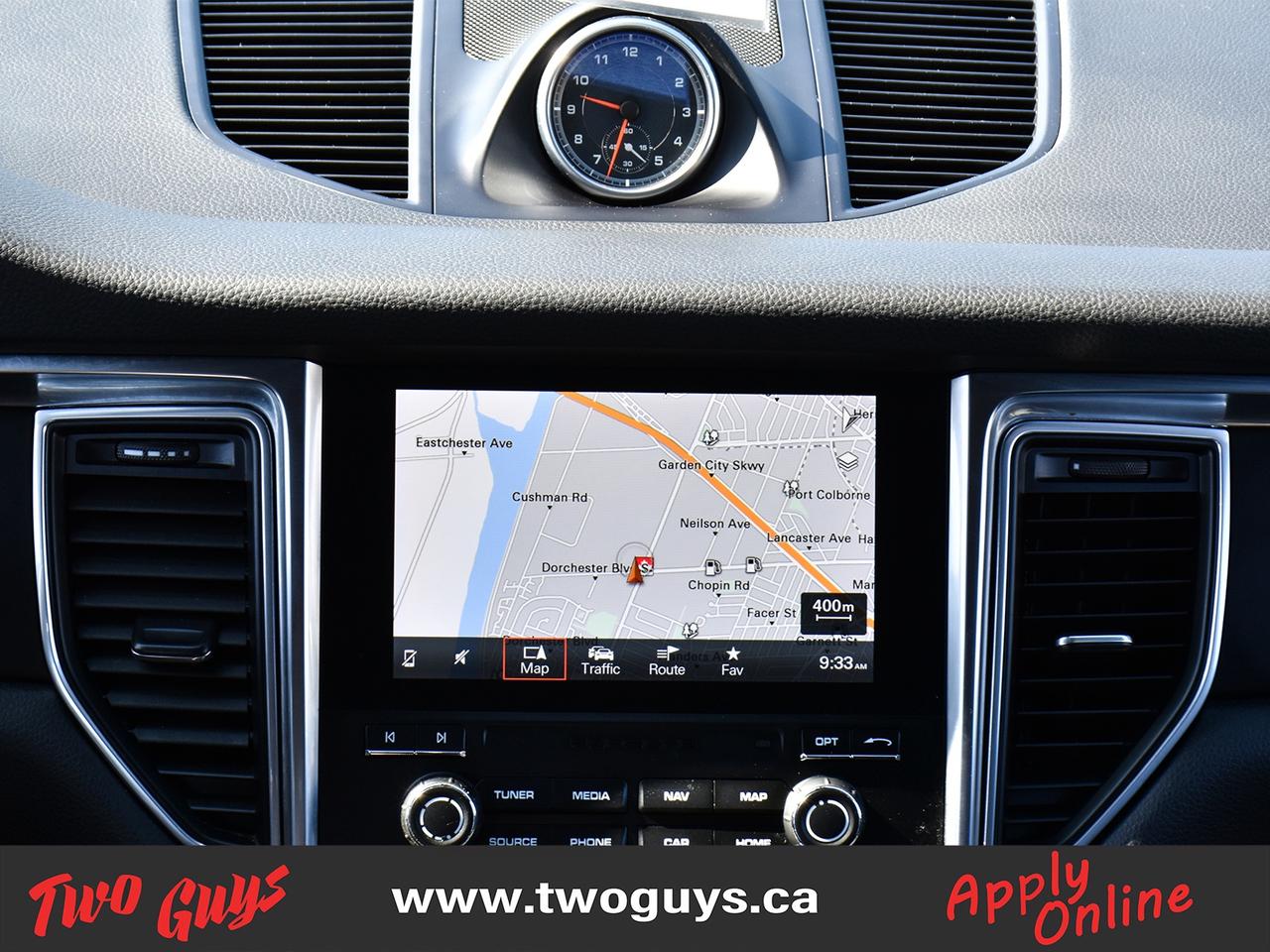 2018 Porsche Macan AWD Panoroof Leather/Suede Interior Back Up Camera Photo