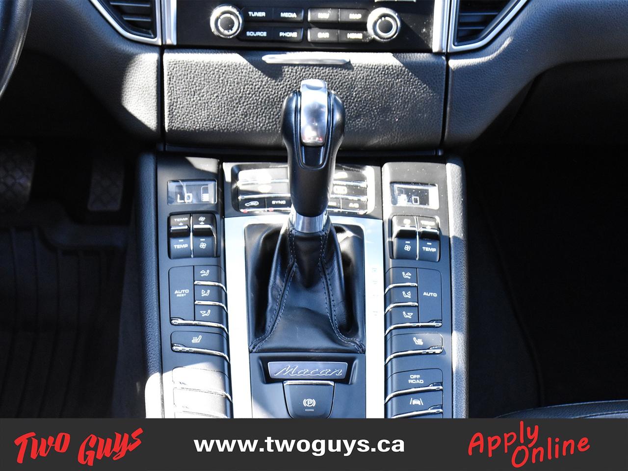 2018 Porsche Macan AWD Panoroof Leather/Suede Interior Back Up Camera Photo