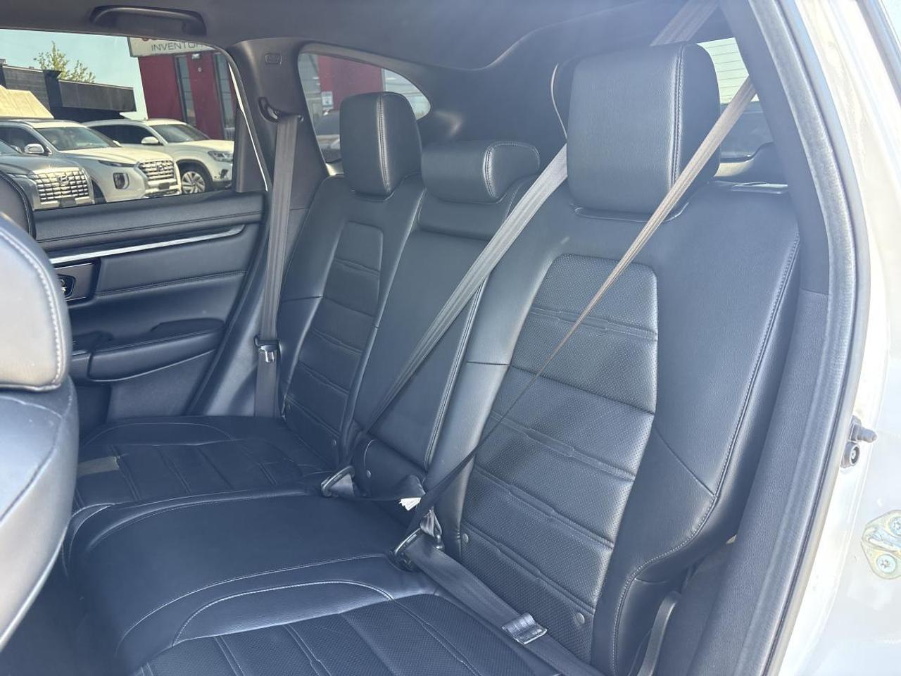 2020 Honda CR-V Black Edition Photo