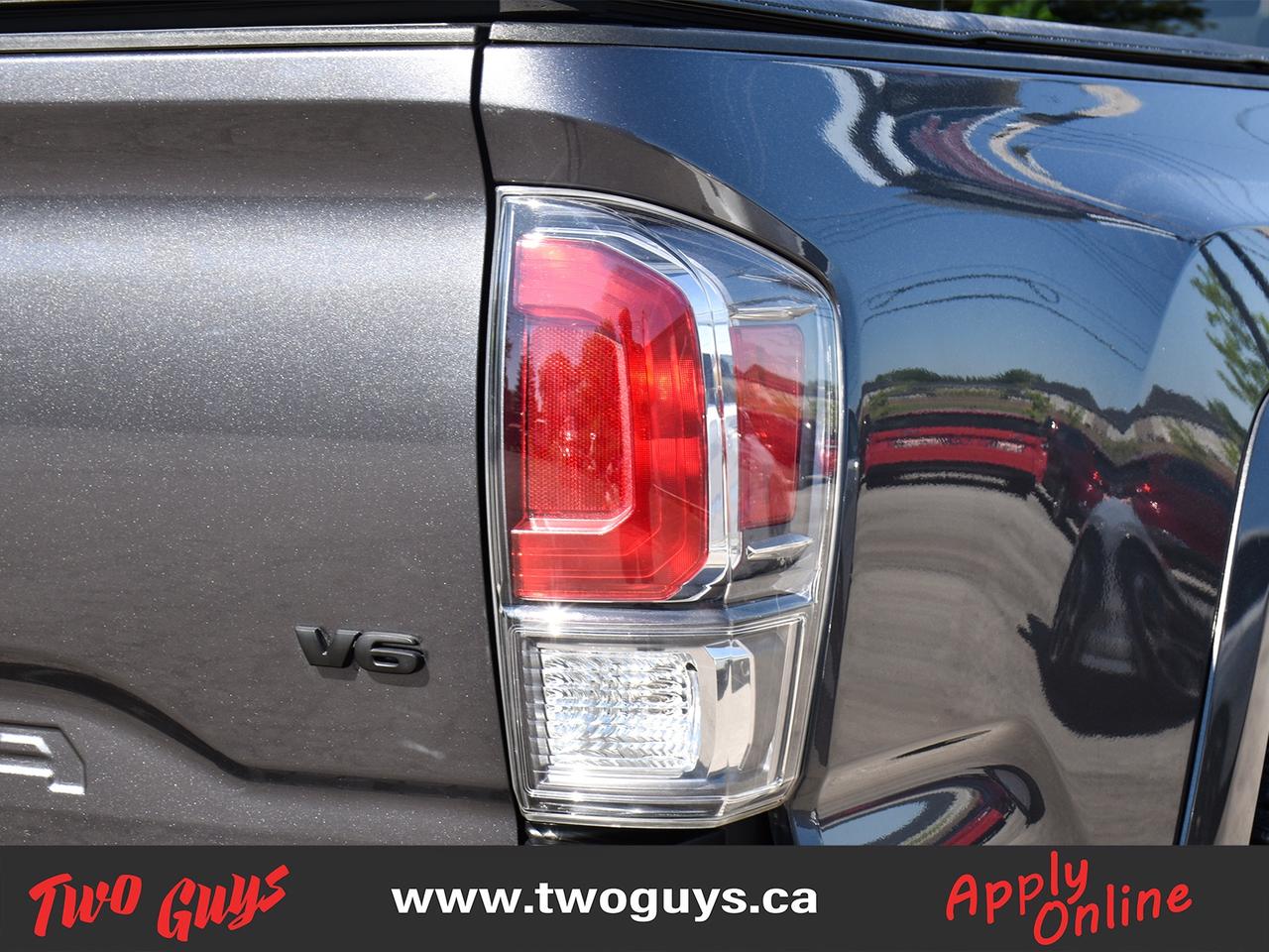 2021 Toyota Tacoma TRD Sport 4x4 Double Cab Auto Nav Back Up Cam Photo