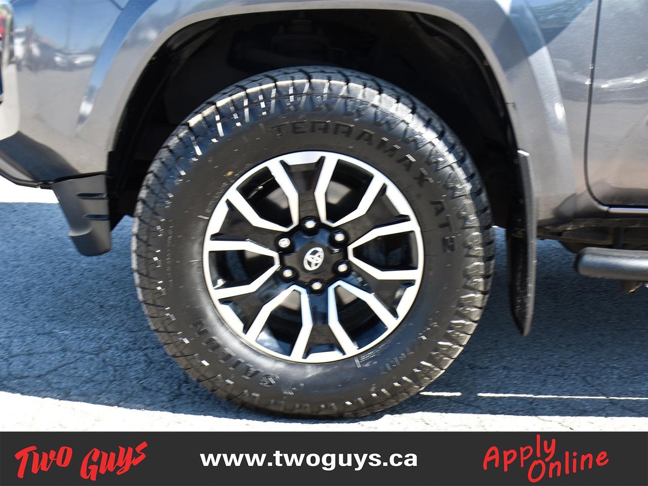 2021 Toyota Tacoma TRD Sport 4x4 Double Cab Auto Nav Back Up Cam Photo