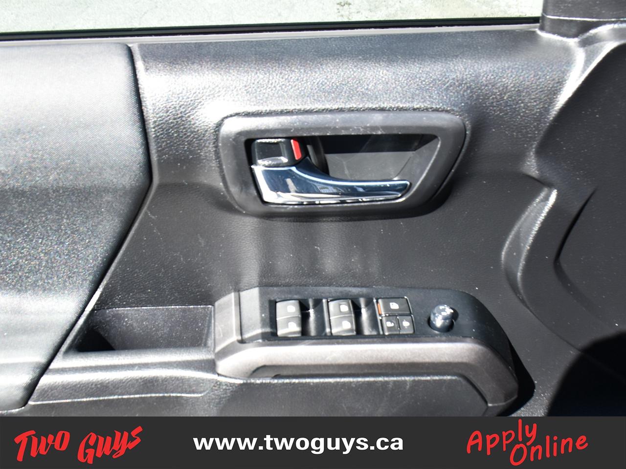 2021 Toyota Tacoma TRD Sport 4x4 Double Cab Auto Nav Back Up Cam Photo