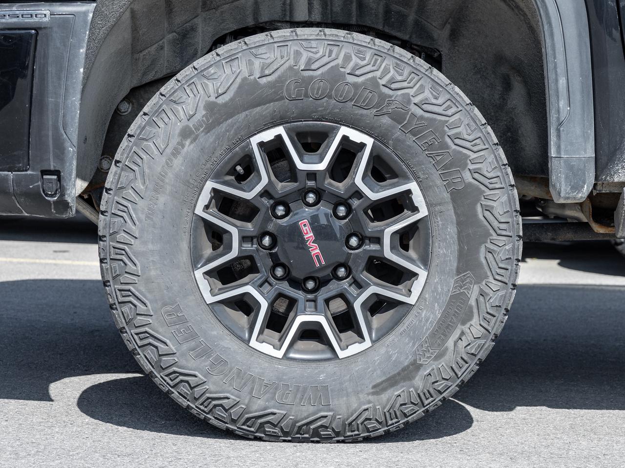 2024 GMC SIERRA 2500HD ONE OWNER   V8 Diesel   CLEAN CARFAX Photo