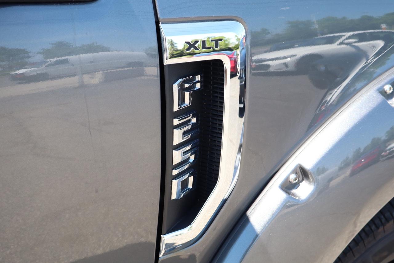 2022 Ford F-250 XLT Crew Cab 4WD 6.7L Turbo Diesel   PREMIUM LEATH Photo