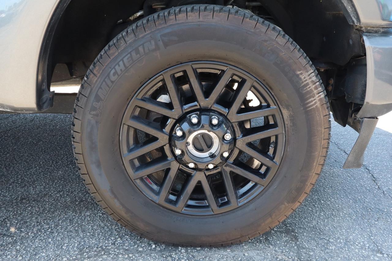 2022 Ford F-250 XLT Crew Cab 4WD 6.7L Turbo Diesel   PREMIUM LEATH Photo