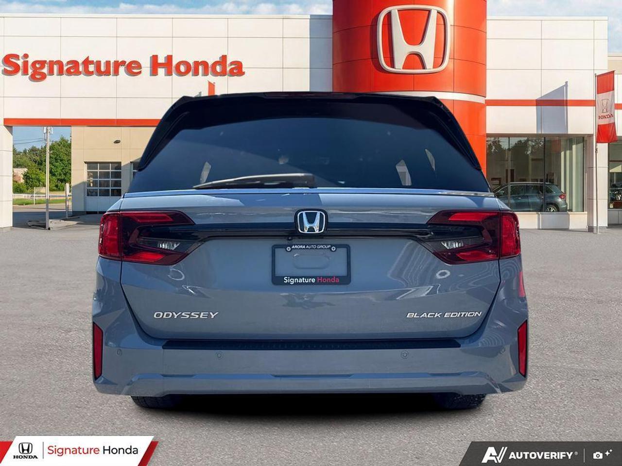 2025 Honda Odyssey Black Edition Photo4