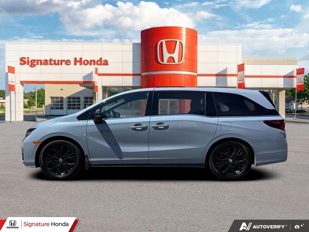 2025 Honda Odyssey Black Edition Photo2