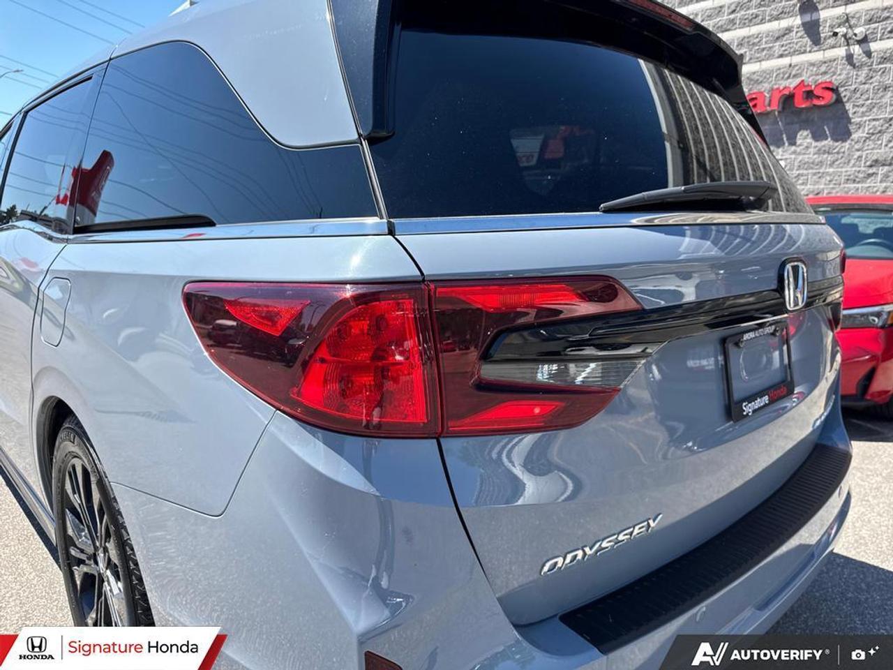 2025 Honda Odyssey Black Edition Photo