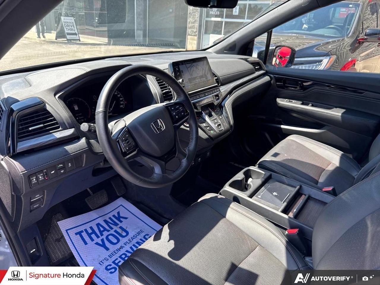 2025 Honda Odyssey Black Edition Photo