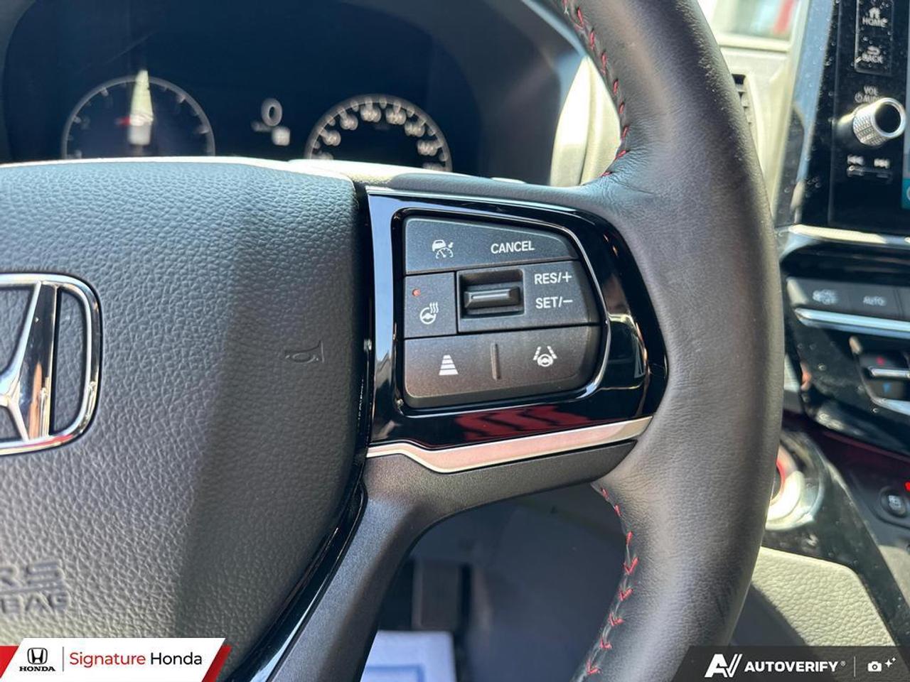 2025 Honda Odyssey Black Edition Photo