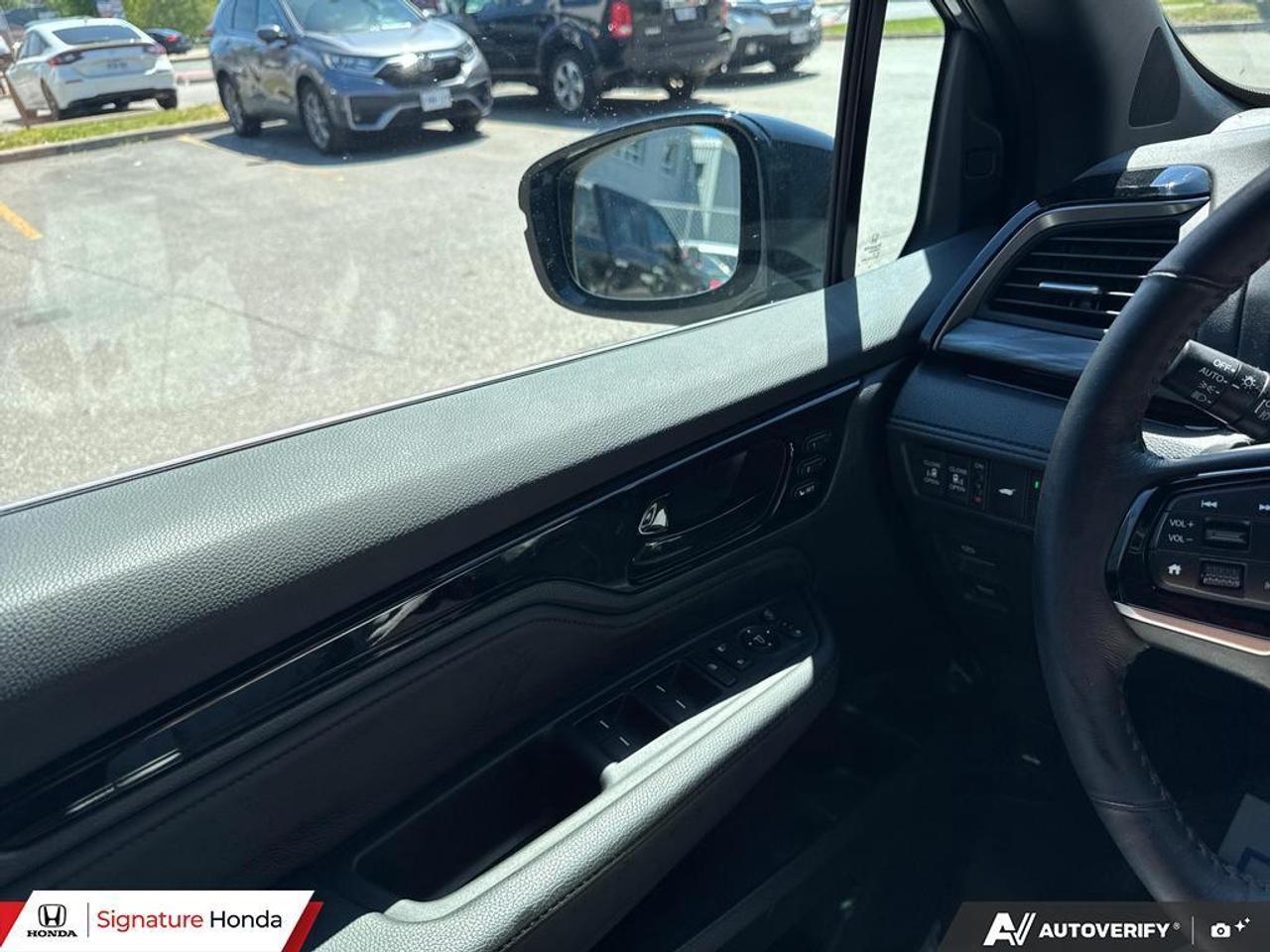 2025 Honda Odyssey Black Edition Photo