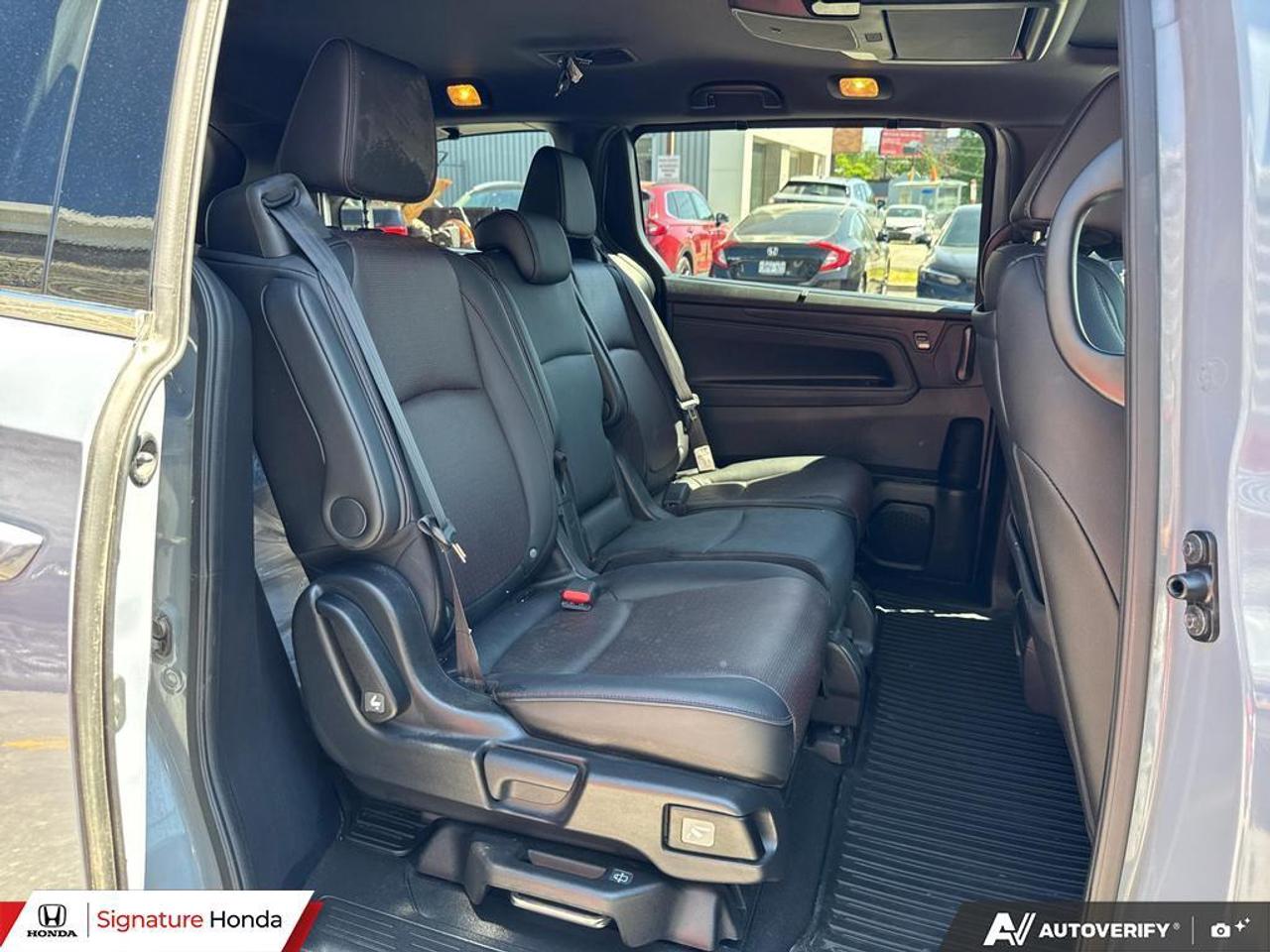 2025 Honda Odyssey Black Edition Photo
