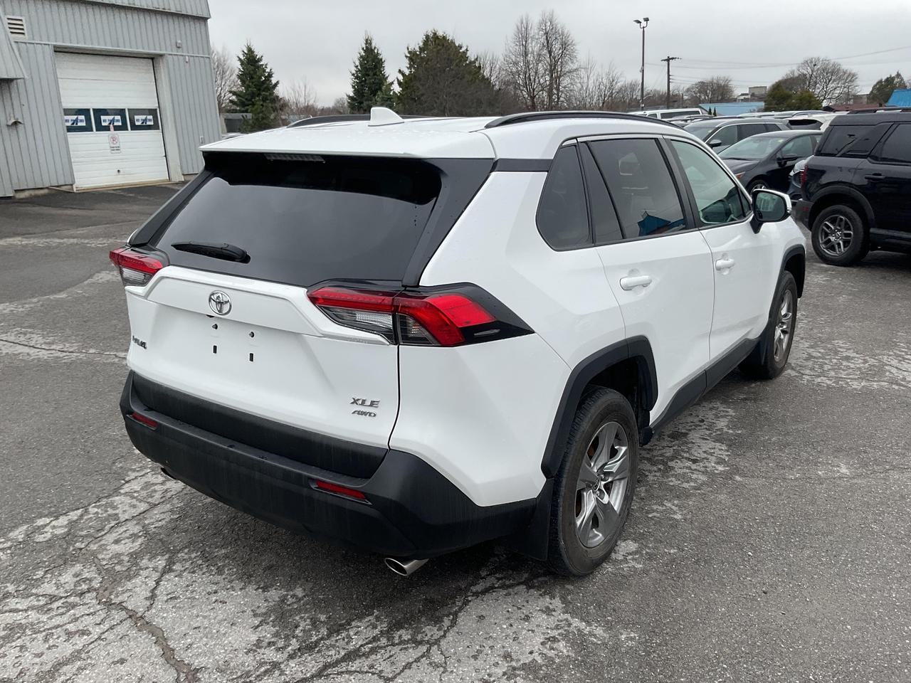 2024 Toyota RAV4 XLE 4dr All-wheel Drive Photo