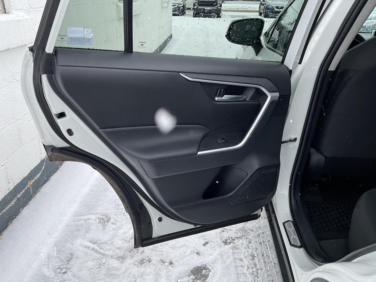 2024 Toyota RAV4 XLE 4dr All-wheel Drive Photo