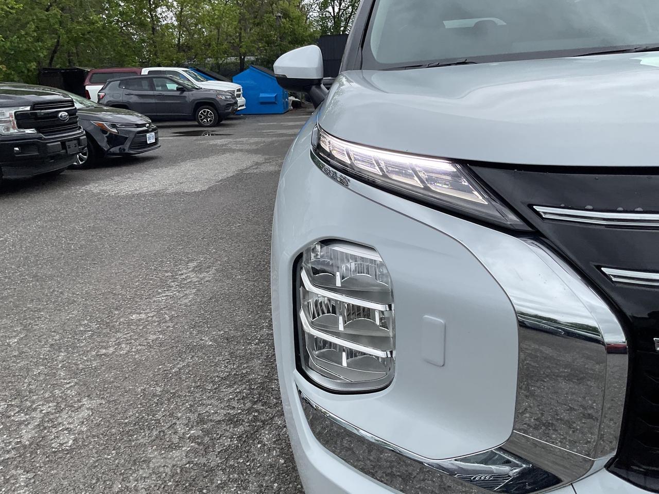 2025 Mitsubishi Outlander ES 4dr S-AWC Photo