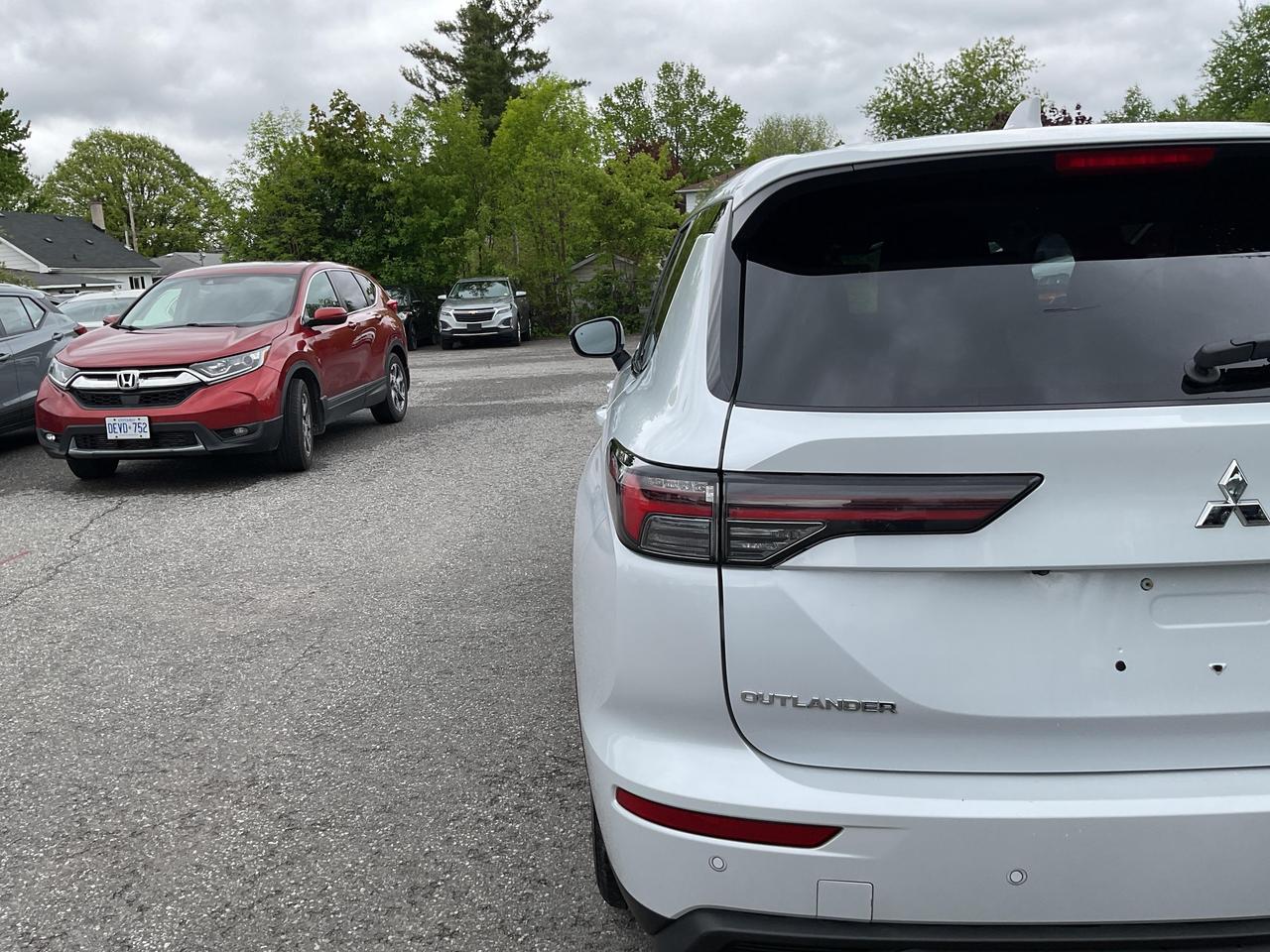 2025 Mitsubishi Outlander ES 4dr S-AWC Photo