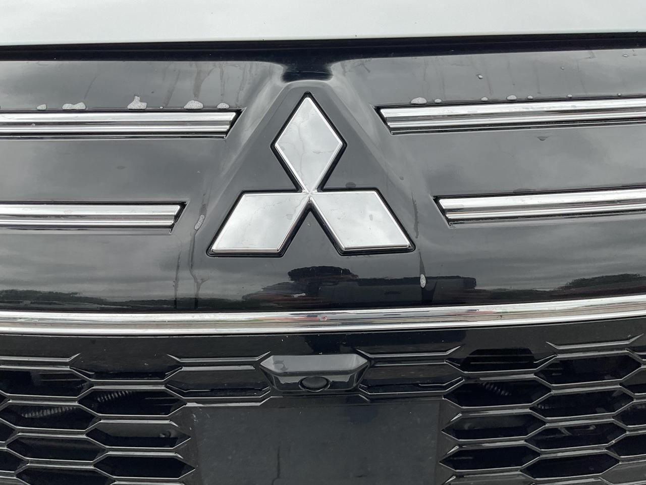 2025 Mitsubishi Outlander ES 4dr S-AWC Photo