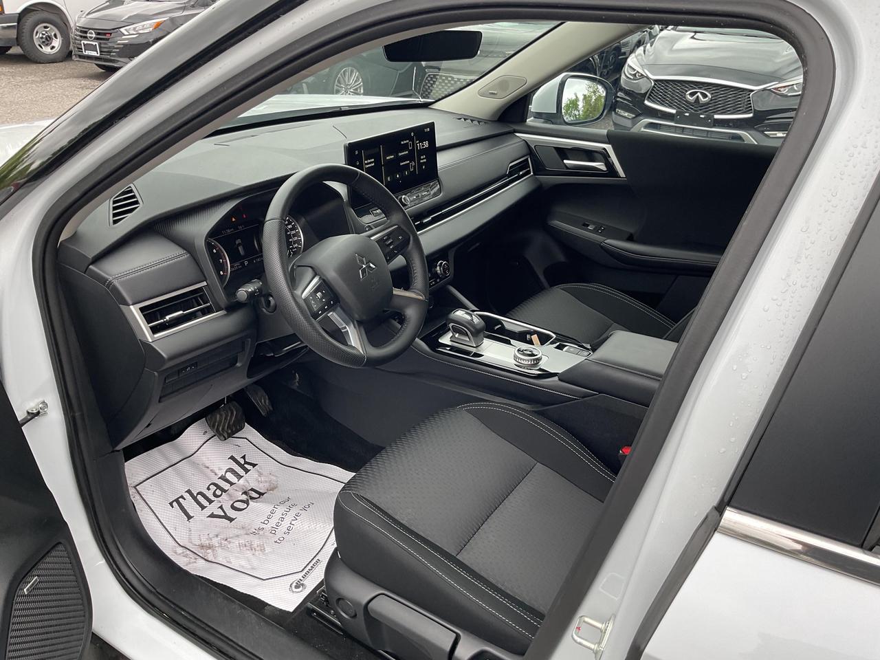2025 Mitsubishi Outlander ES 4dr S-AWC Photo