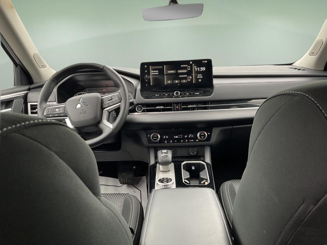 2025 Mitsubishi Outlander ES 4dr S-AWC Photo