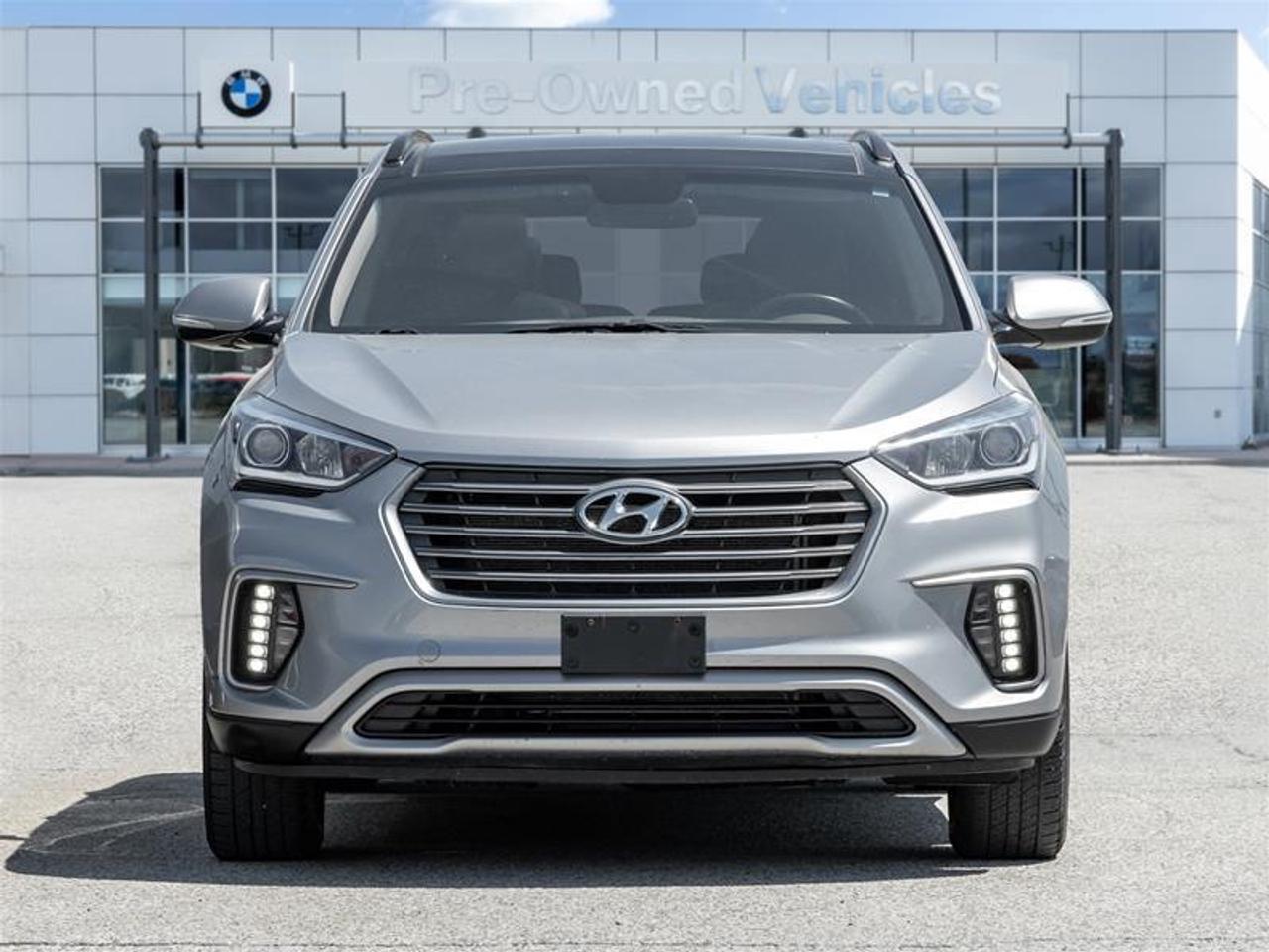 2017 Hyundai Santa Fe XL Luxury w/6 Passenger (A6) 4dr All-Wheel Drive Photo2
