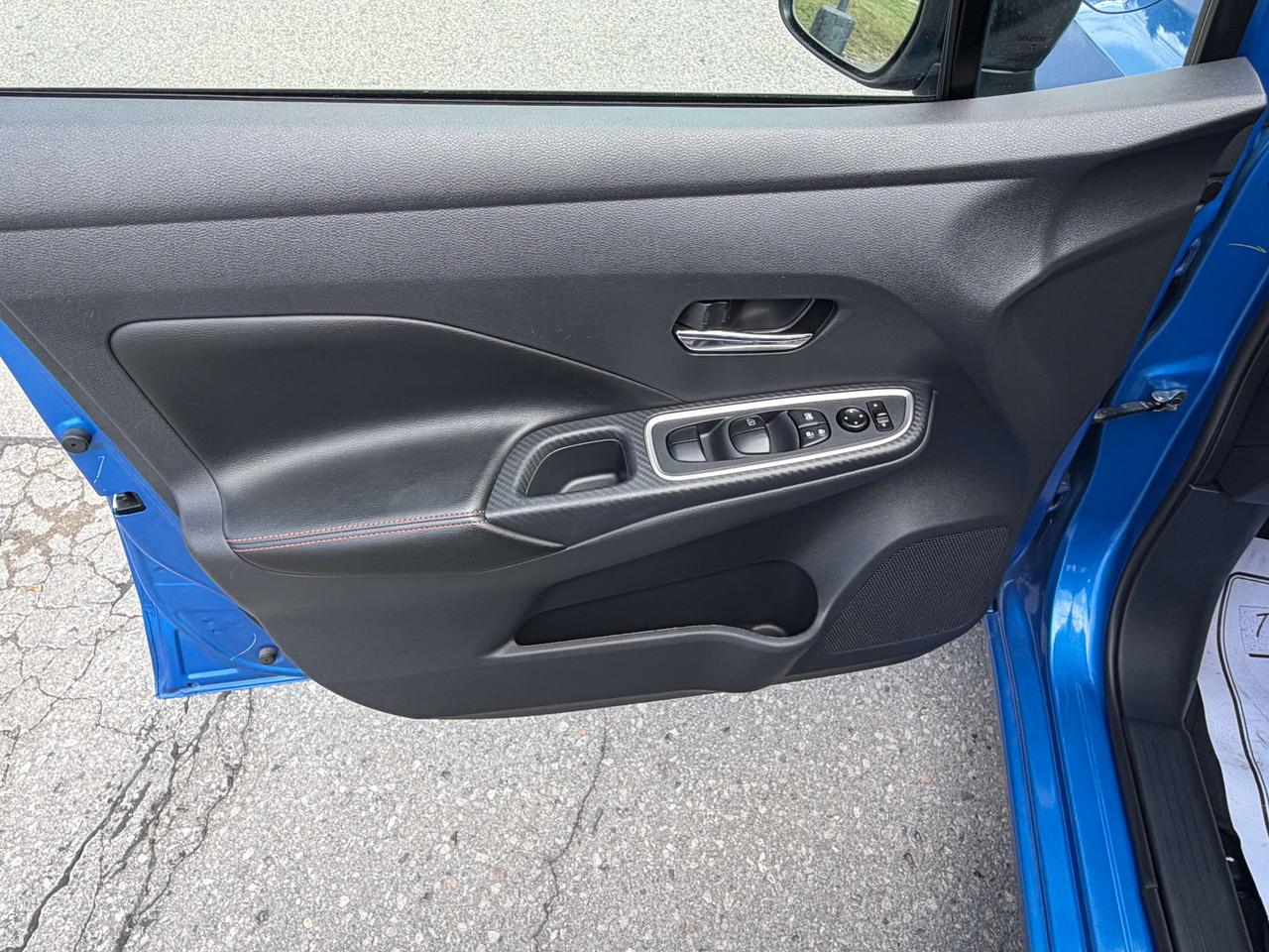 2023 Nissan Versa SR/HEATED SEATS/BACK UP CAM/CALL BELLEVILLE Photo