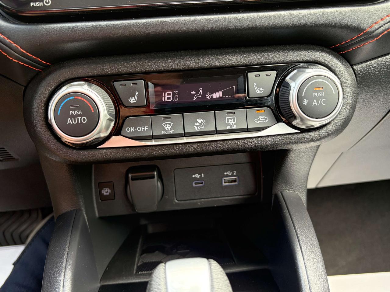 2023 Nissan Versa SR/HEATED SEATS/BACK UP CAM/CALL BELLEVILLE Photo