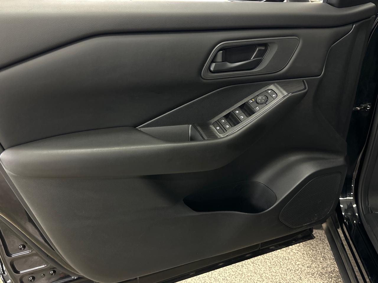 2024 Nissan Rogue S Photo
