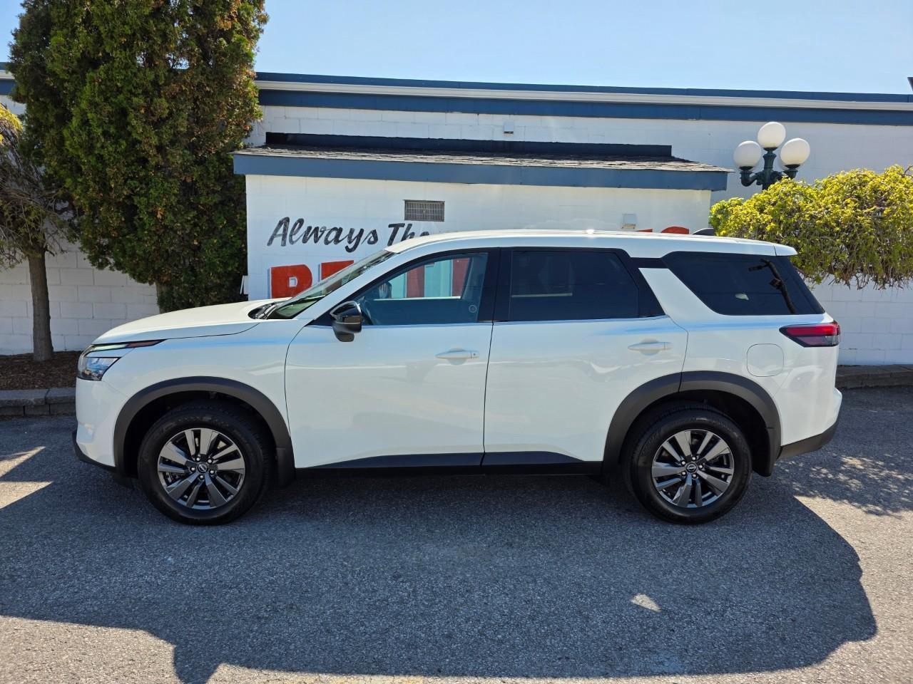 2024 Nissan Pathfinder S 4dr 4x4 Photo4
