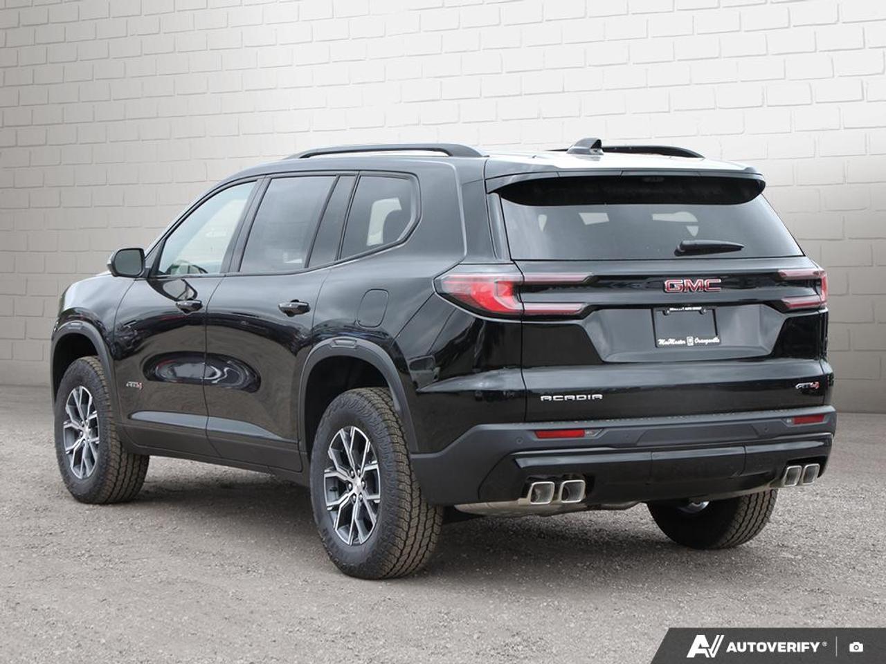 2026 GMC Acadia AWD AT4 Photo2