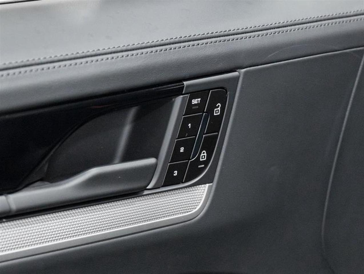 2026 Porsche Cayenne  Photo